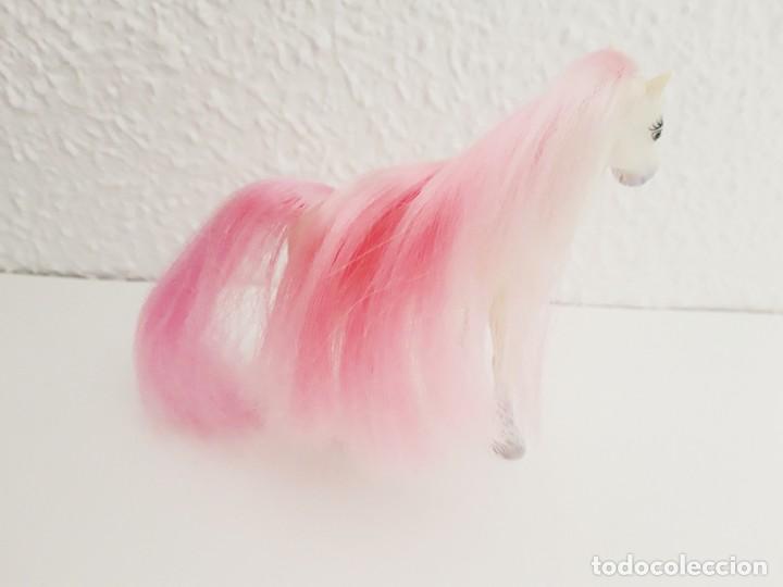 Mu&ntilde;ecas modernas: Caballo Barbie - Foto 2