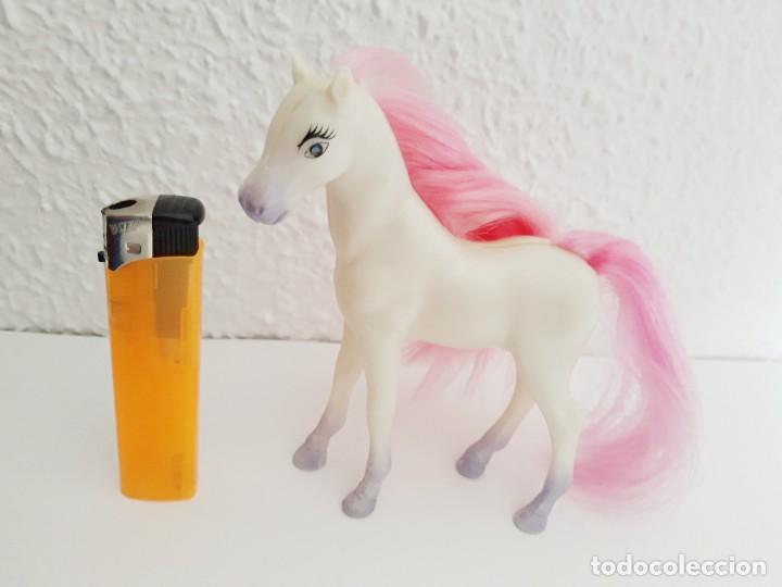 Mu&ntilde;ecas modernas: Caballo Barbie - Foto 3
