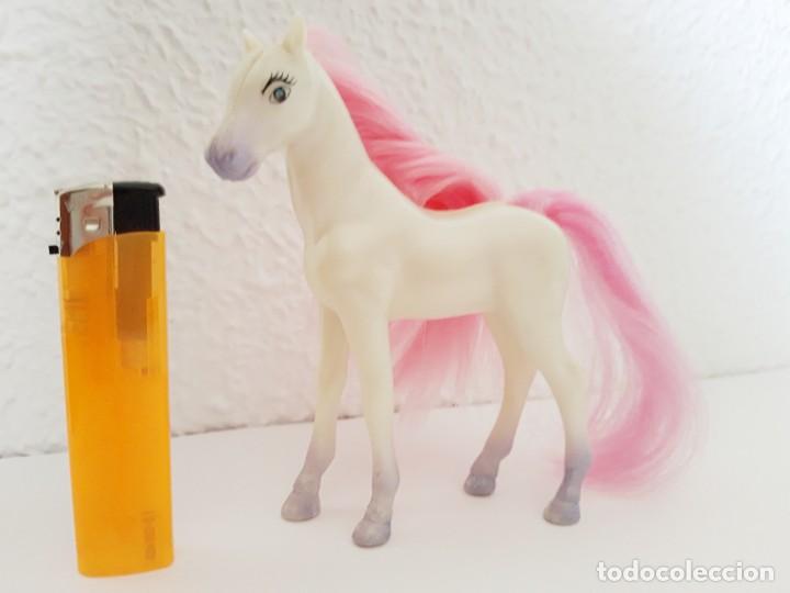Mu&ntilde;ecas modernas: Caballo Barbie - Foto 4