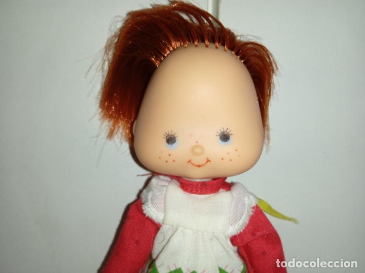 Mu&ntilde;ecas modernas: Mu&ntilde;eca tarta de fresa de los 80 - Foto 3