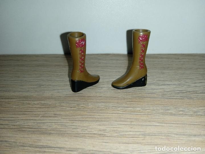 Mu&ntilde;ecas modernas: Botas de mu&ntilde;eca minibratz - Foto 2