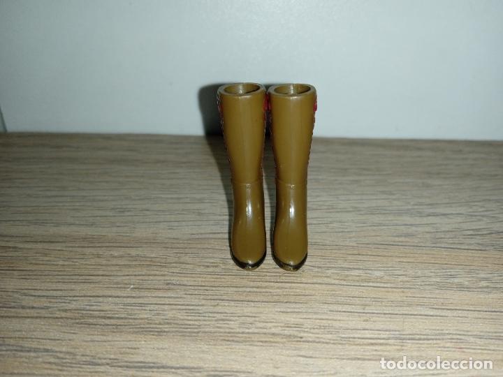 Mu&ntilde;ecas modernas: Botas de mu&ntilde;eca minibratz - Foto 3