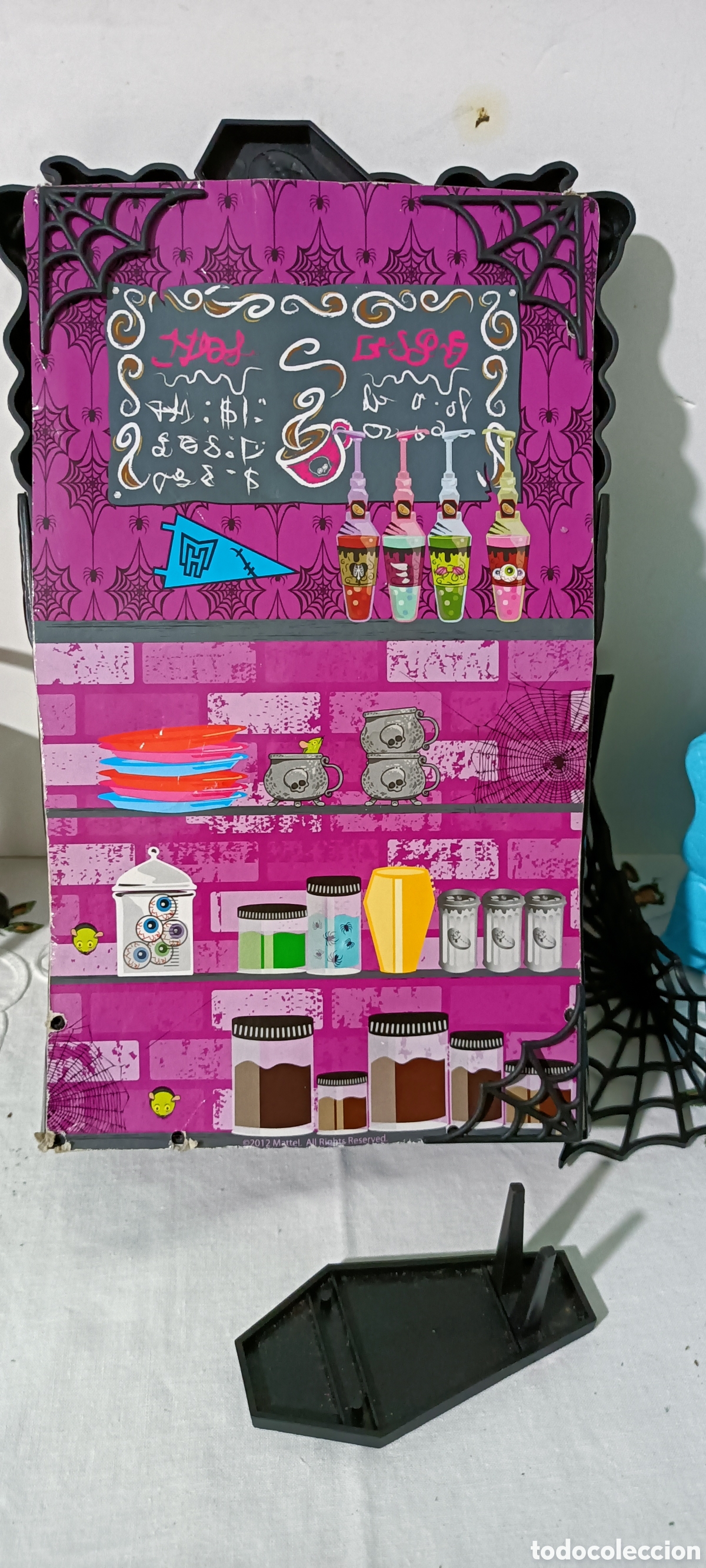 Mu&ntilde;ecas modernas: Muebles cafeter&iacute;a Monster - Foto 2