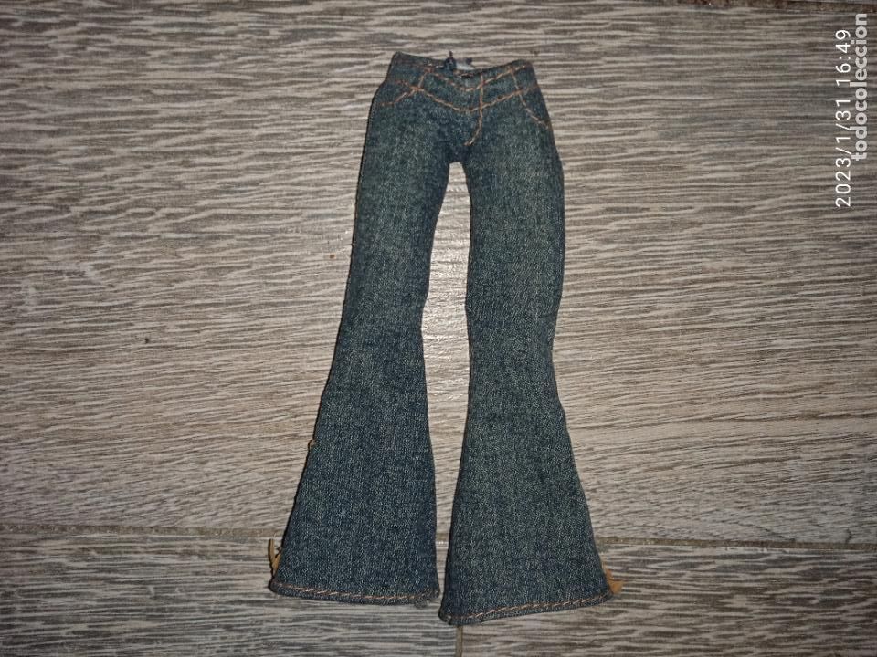 Mu&ntilde;ecas modernas: Pantal&oacute;n de mu&ntilde;eca Bratz - Foto 1