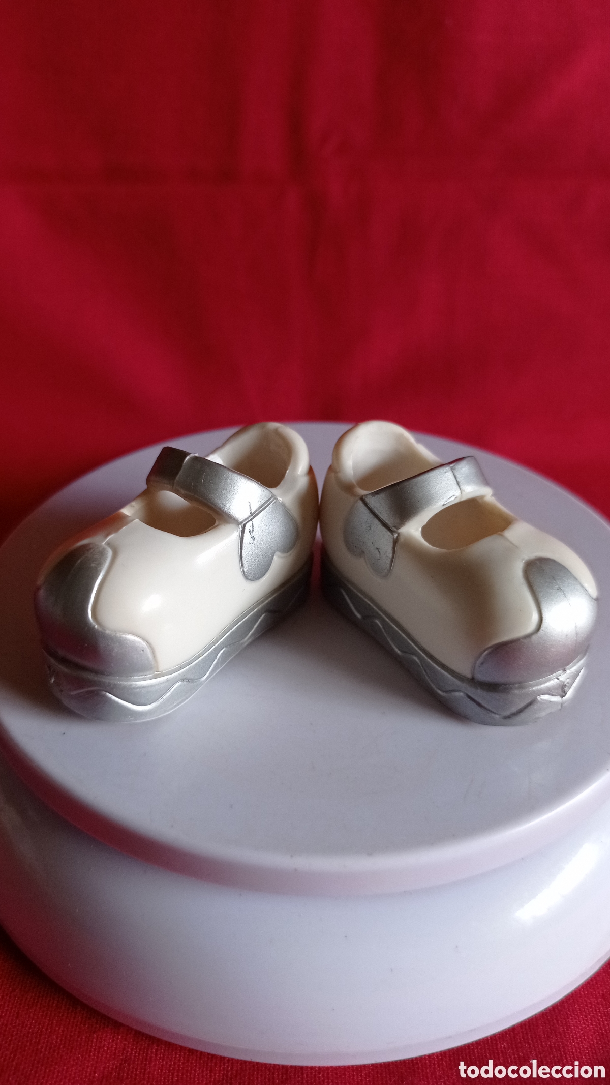 Mu&ntilde;ecas modernas: PAR DE ZAPATOS / PARA MU&Ntilde;ECAS BRATZ - Foto 2