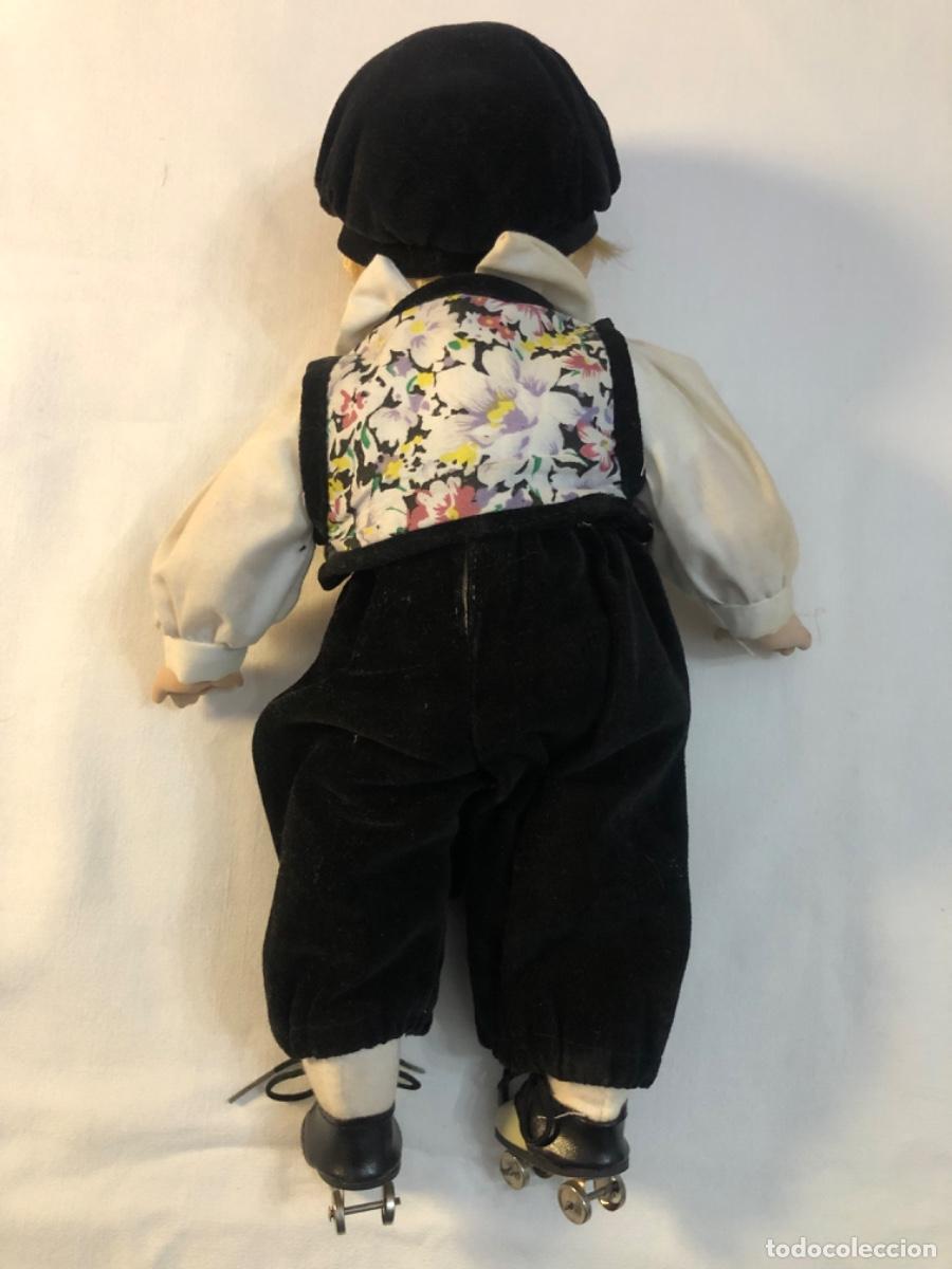 Mu&ntilde;ecas modernas: Mu&ntilde;eco con patines - Foto 3
