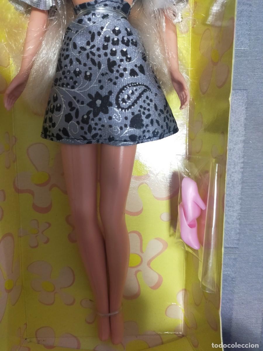 Mu&ntilde;ecas modernas: Mu&ntilde;eca clon barbie/sindy - Foto 2