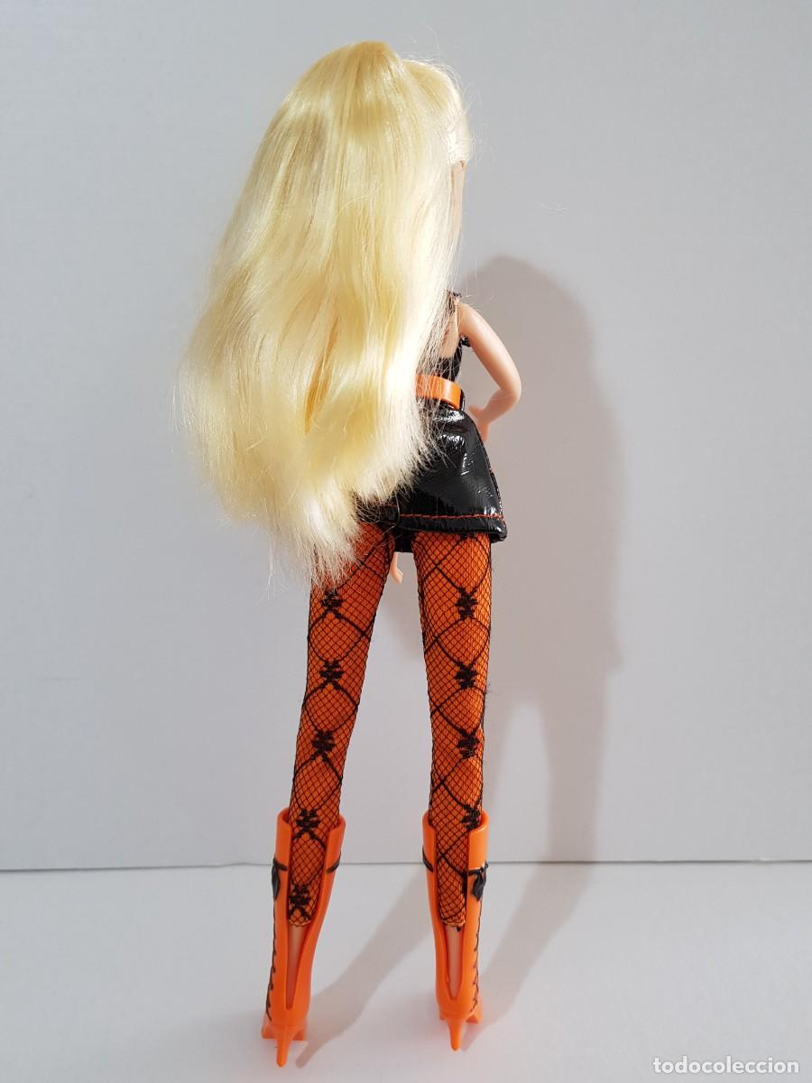 Mu&ntilde;ecas modernas: Mu&ntilde;eca rainbow winx - Foto 3