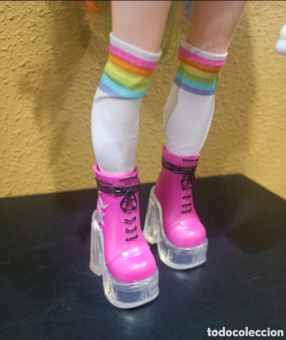 Mu&ntilde;ecas modernas: Rainbow high surprise - Foto 5