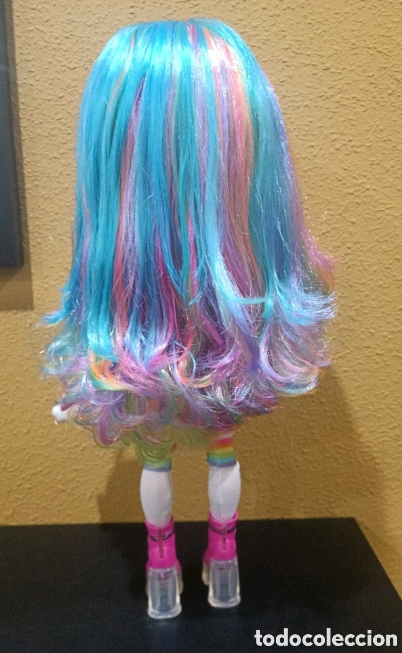 Mu&ntilde;ecas modernas: Rainbow high surprise - Foto 7