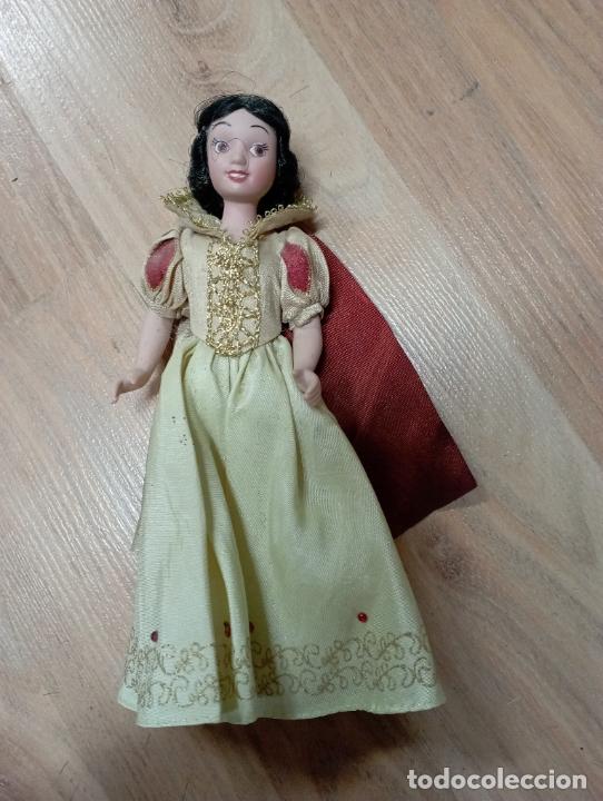 Mu&ntilde;ecas modernas: mu&ntilde;eca princesa disney porcelana - Foto 1