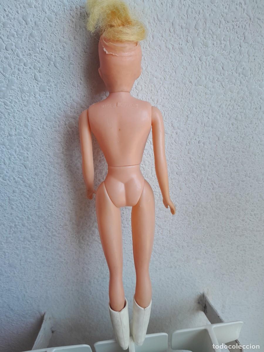 Mu&ntilde;ecas modernas: Mu&ntilde;eca estilo barbie con botas como accesorio mide 30 cm - Foto 2