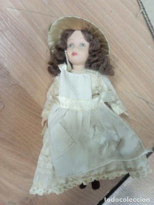 Mu&ntilde;ecas modernas: mu&ntilde;eca poecelana - Foto 1
