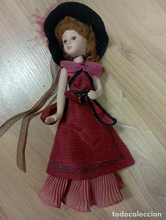 Mu&ntilde;ecas modernas: mu&ntilde;eca poecelana - Foto 1