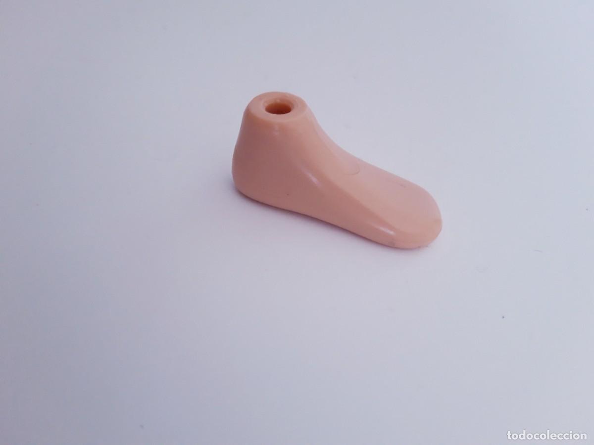 Mu&ntilde;ecas modernas: Pie Desparejado Bratz Cloe Jade - Foto 1