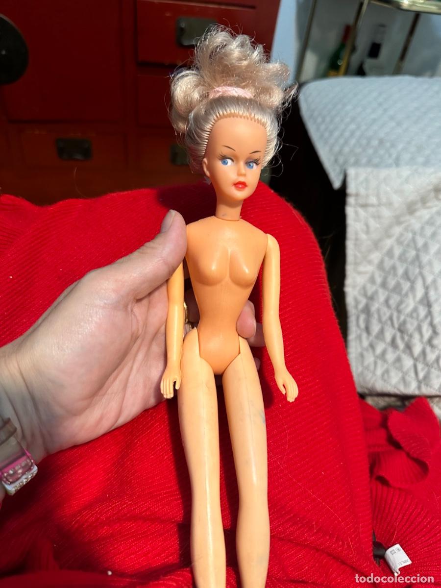 Mu&ntilde;ecas modernas: Antigua mu&ntilde;eca tipo bella, marcada en la nuca - Foto 1