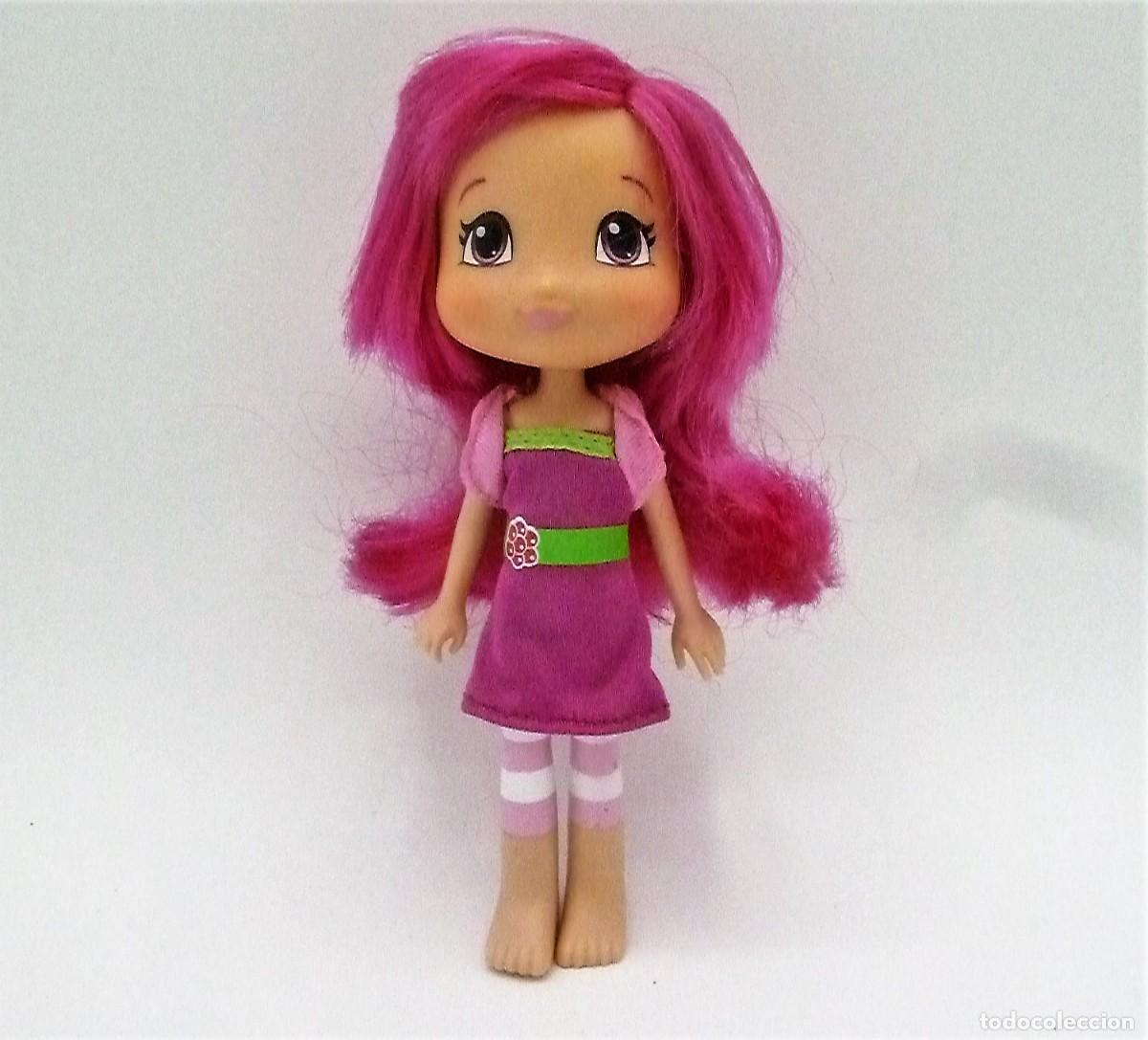 Mu&ntilde;ecas modernas: Mu&ntilde;eca Tarta de Fresa. 2014 - Foto 1
