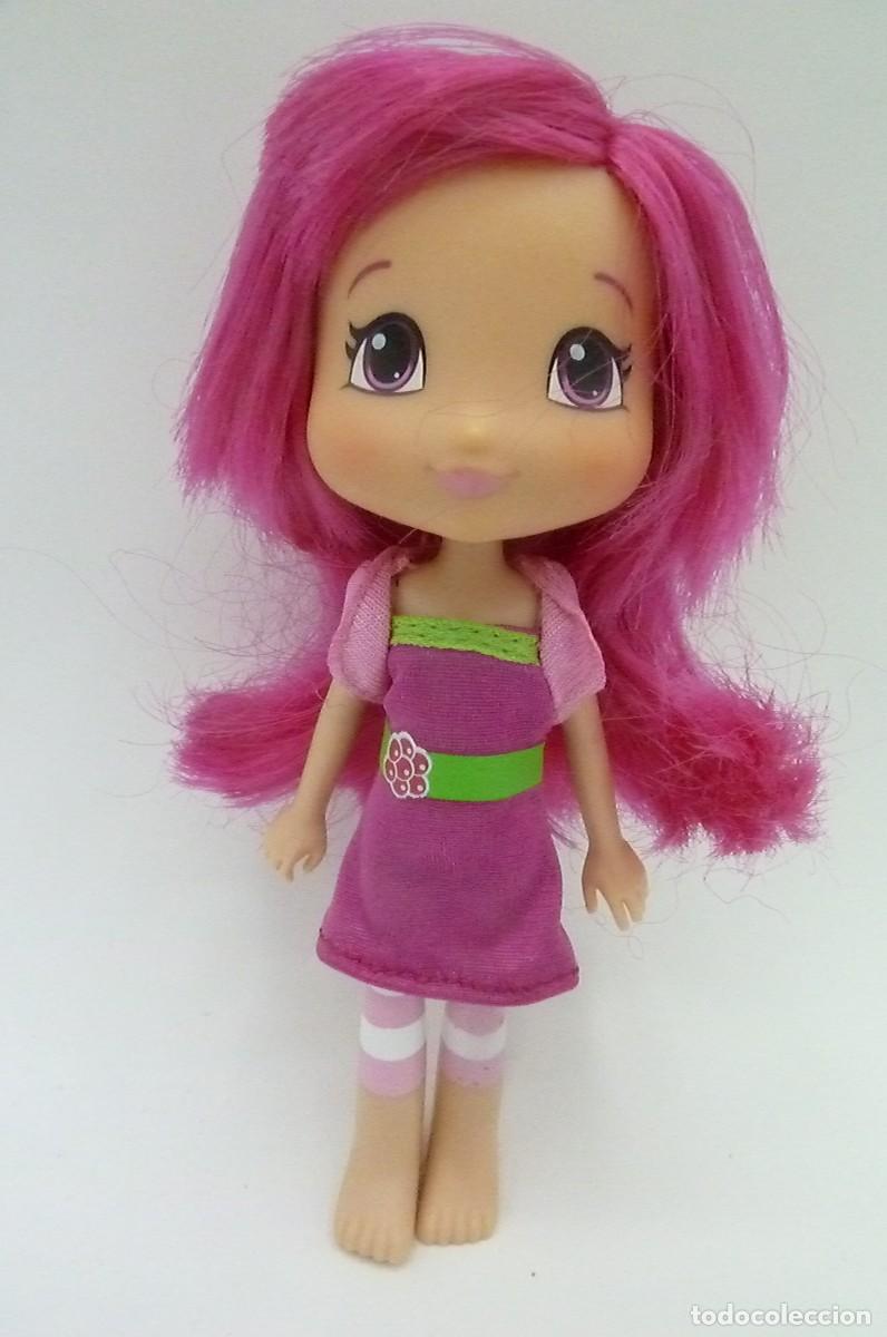 Mu&ntilde;ecas modernas: Mu&ntilde;eca Tarta de Fresa. 2014 - Foto 2