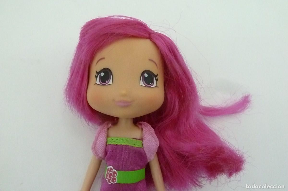 Mu&ntilde;ecas modernas: Mu&ntilde;eca Tarta de Fresa. 2014 - Foto 4