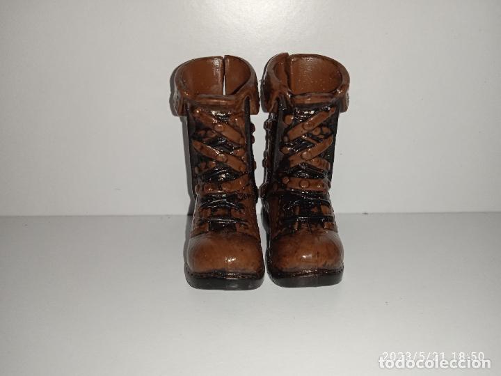 Mu&ntilde;ecas modernas: Zapatos botas de mu&ntilde;eco ever after high - Foto 2