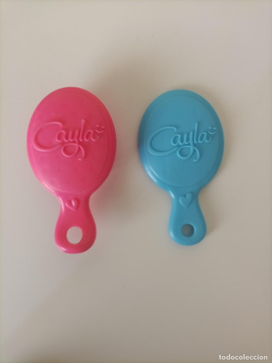 Mu&ntilde;ecas modernas: Accesorios Cepillo y espejo mu&ntilde;eca Cayla - Foto 1