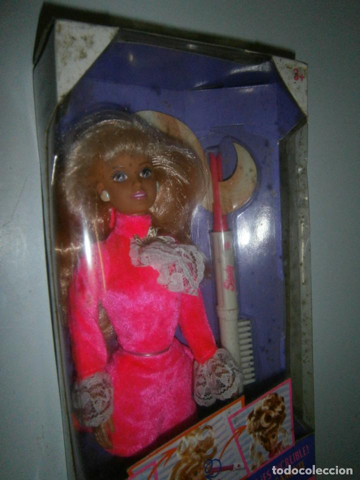 Mu&ntilde;ecas modernas: ANTIGUA MU&Ntilde;ECA SINDY RIZOS MAGICOS - Foto 2