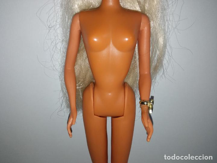 Mu&ntilde;ecas modernas: Mu&ntilde;eca Sindy de hasbro luz y color - Foto 5