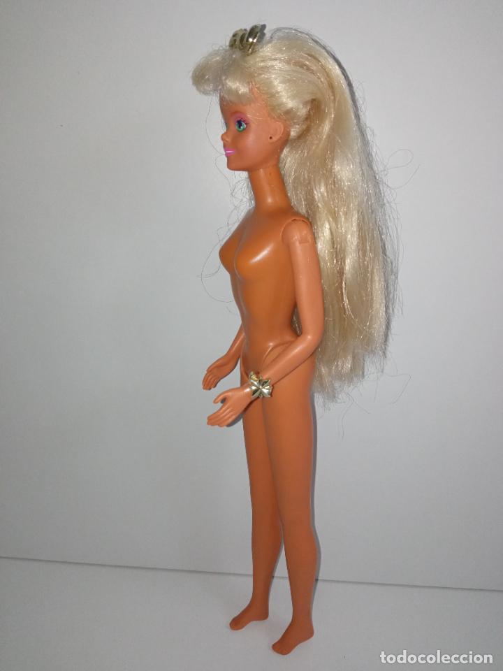 Mu&ntilde;ecas modernas: Mu&ntilde;eca Sindy de hasbro luz y color - Foto 7
