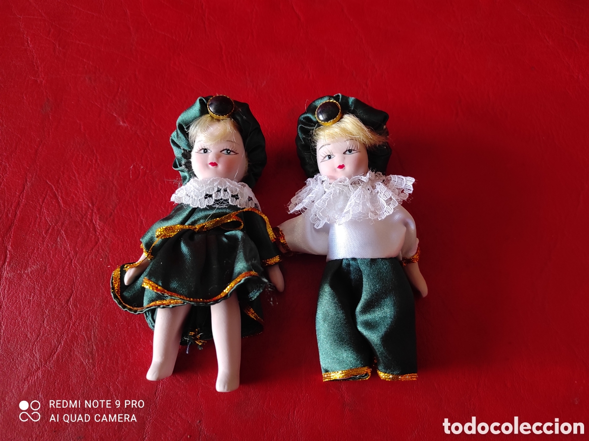 Mu&ntilde;ecas modernas: Dos mini mu&ntilde;ecas en terracota - Foto 1