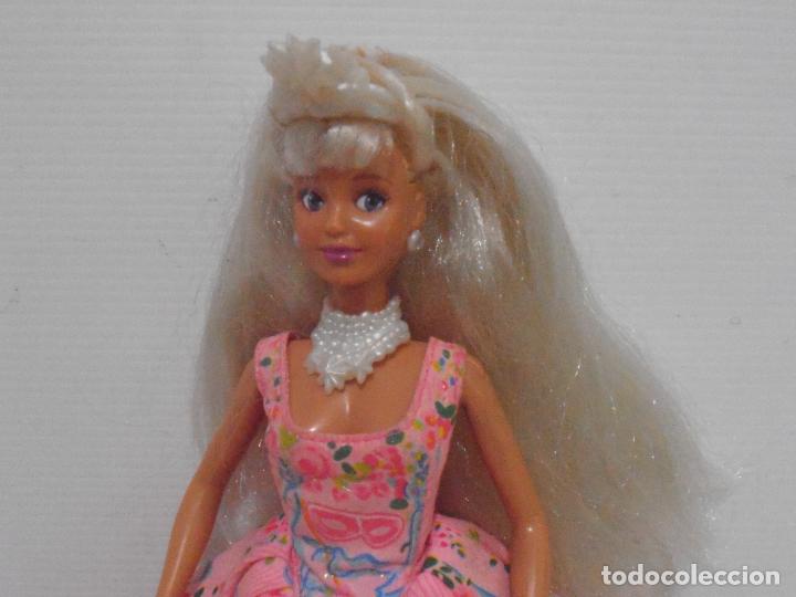 Mu&ntilde;ecas modernas: MU&Ntilde;ECA SINDY DULCES SUE&Ntilde;OS, COMPLETA, FUNCIONA EL MECANISMO, HASBRO - Foto 2