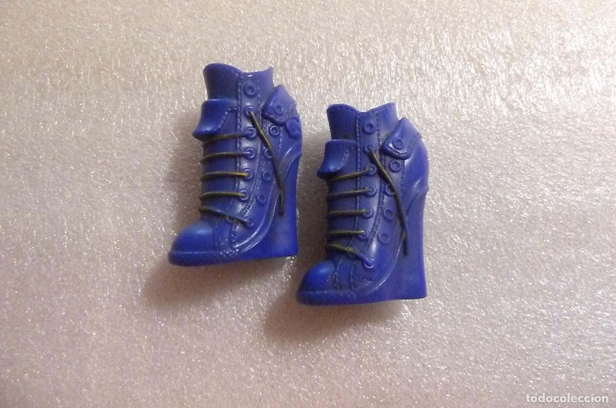 Mu&ntilde;ecas modernas: Botas Clawdeen. Monster High - Foto 1