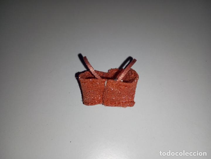 Mu&ntilde;ecas modernas: Top camiseta de mu&ntilde;eca Bratz - Foto 2