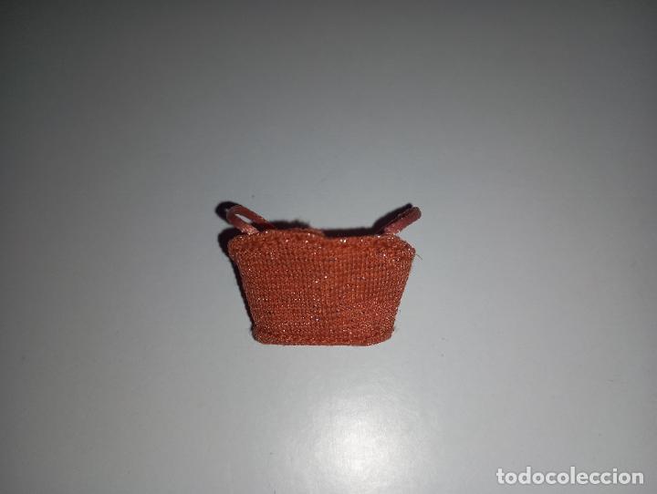 Mu&ntilde;ecas modernas: Top camiseta de mu&ntilde;eca Bratz - Foto 1