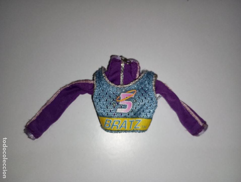 Mu&ntilde;ecas modernas: Camiseta de mu&ntilde;eca Bratz - Foto 1