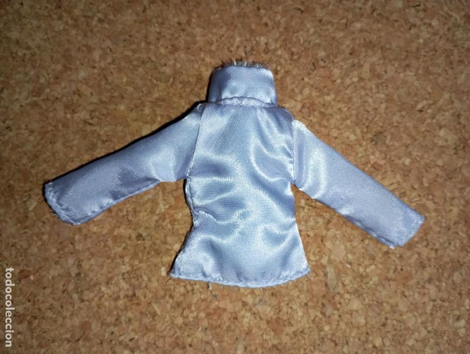 Mu&ntilde;ecas modernas: Chaqueta de mu&ntilde;eca Bratz - Foto 2