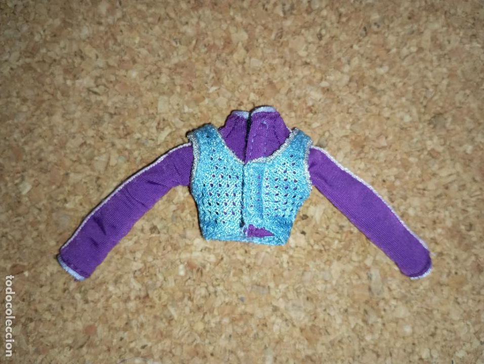 Mu&ntilde;ecas modernas: Camiseta jersey de mu&ntilde;eca Bratz - Foto 2