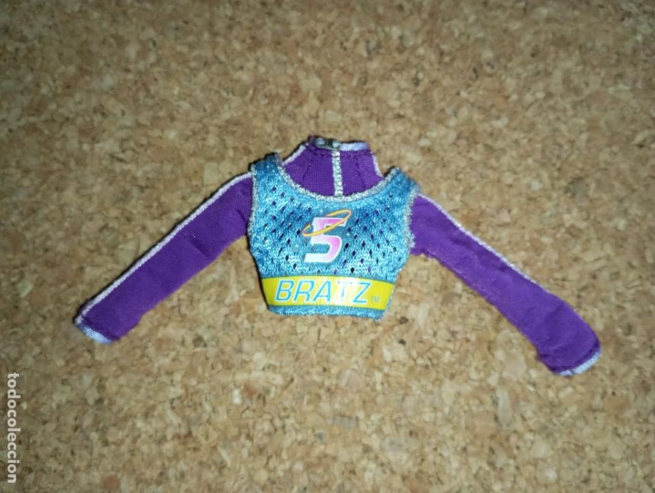 Mu&ntilde;ecas modernas: Camiseta jersey de mu&ntilde;eca Bratz - Foto 1