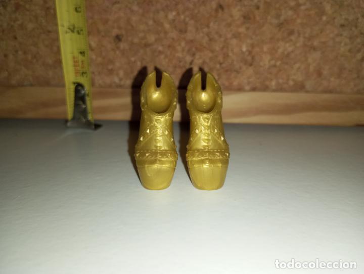 Mu&ntilde;ecas modernas: Zapatos de mu&ntilde;eca Monster high - Foto 3