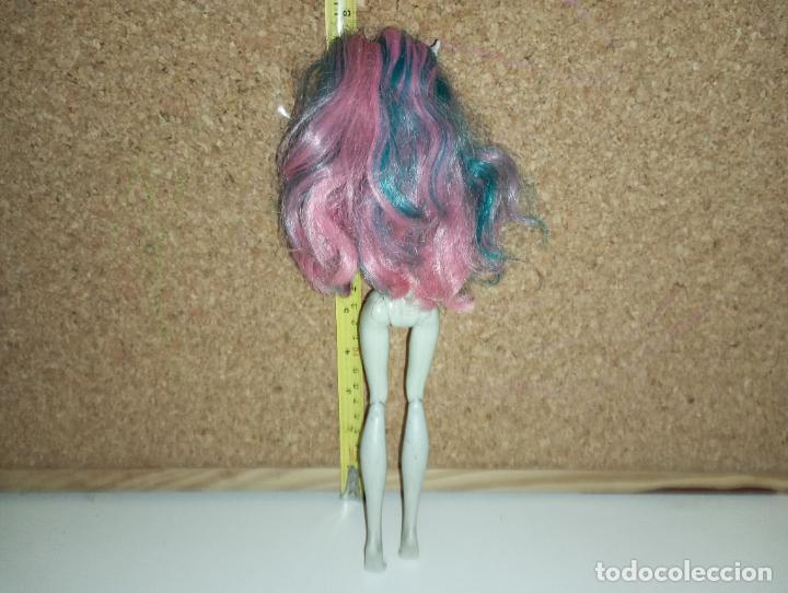 Mu&ntilde;ecas modernas: Mu&ntilde;eca Monster high Rochelle Goyle - Foto 6