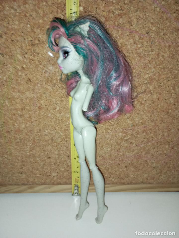 Mu&ntilde;ecas modernas: Mu&ntilde;eca Monster high Rochelle Goyle - Foto 7