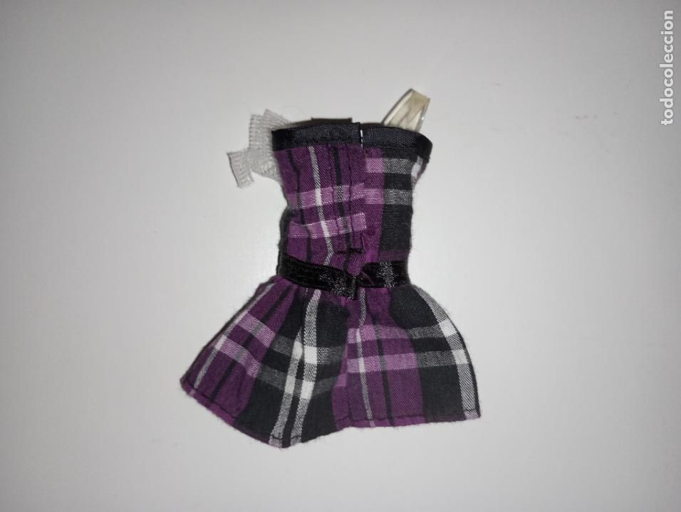 Mu&ntilde;ecas modernas: Vestido de mu&ntilde;eca maniqu&iacute; marca Simba - Foto 2