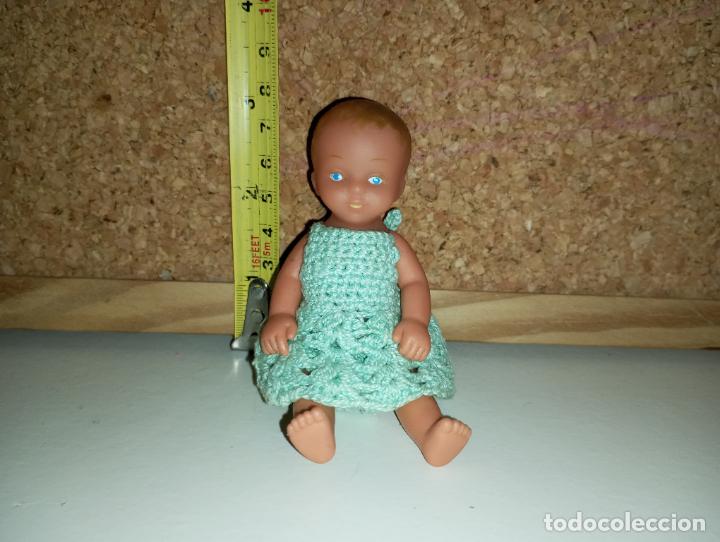 Mu&ntilde;ecas modernas: Peque&ntilde;a mu&ntilde;eca bebe vintage - Foto 1