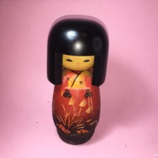 Muñecas Modernas: MUÑECA DE MADERA JAPONESA KOKESHI