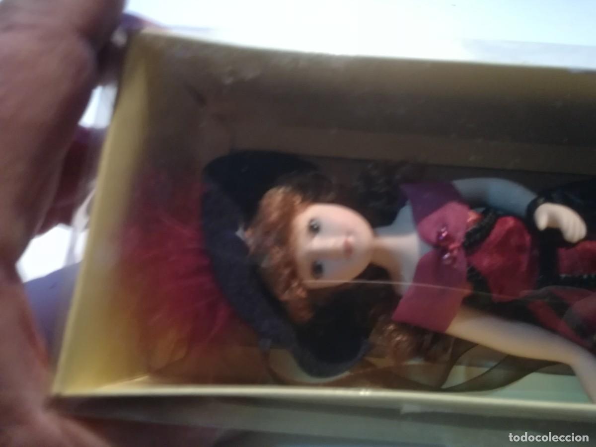 Mu&ntilde;ecas modernas: MU&Ntilde;ECA / MEDIDA CAJA 23 CM - Foto 2