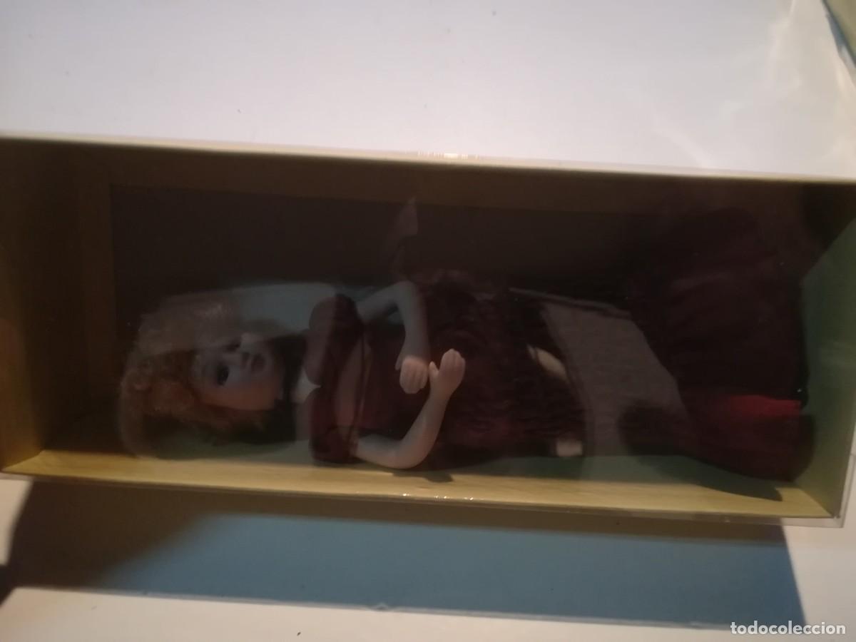 Mu&ntilde;ecas modernas: MU&Ntilde;ECA / MEDIDA CAJA 23 CM - Foto 2