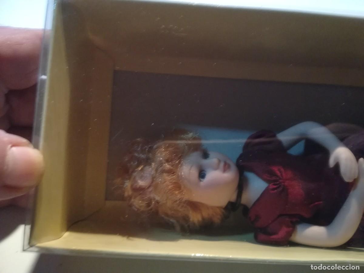 Mu&ntilde;ecas modernas: MU&Ntilde;ECA / MEDIDA CAJA 23 CM - Foto 3