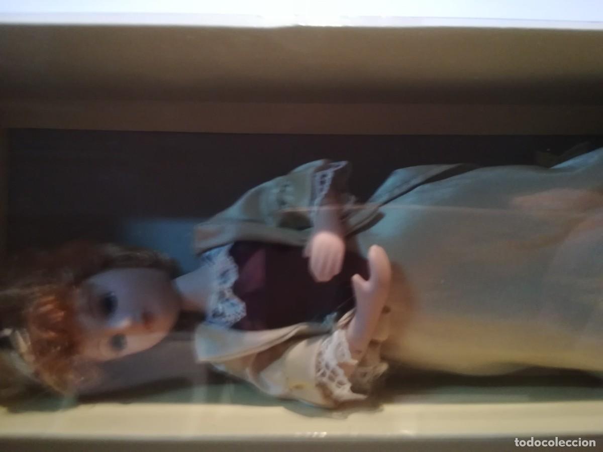Mu&ntilde;ecas modernas: MU&Ntilde;ECA / MEDIDA CAJA 23 CM - Foto 3