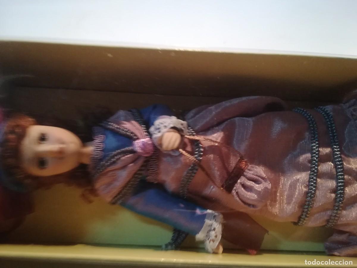 Mu&ntilde;ecas modernas: MU&Ntilde;ECA / MEDIDA CAJA 23 CM - Foto 3