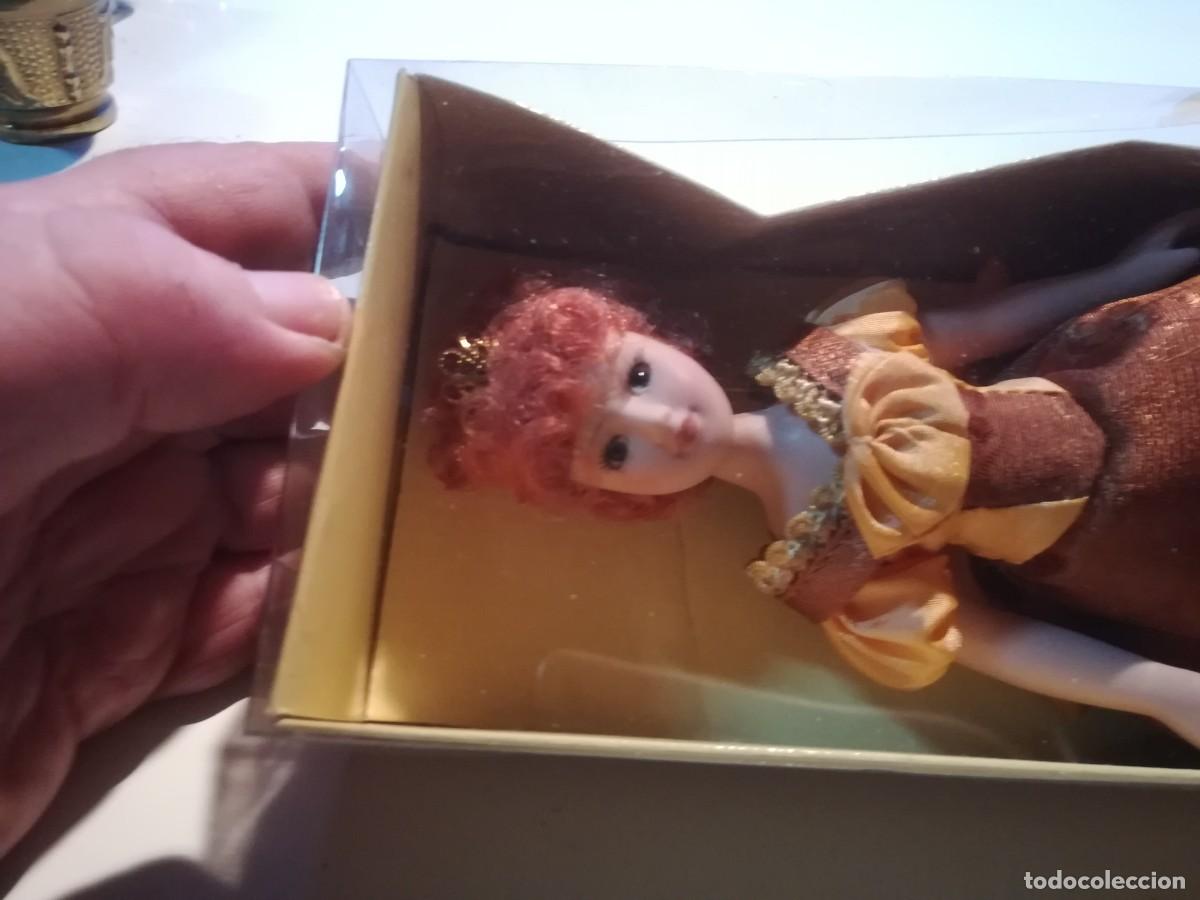 Mu&ntilde;ecas modernas: MU&Ntilde;ECA / MEDIDA CAJA 23 CM - Foto 2