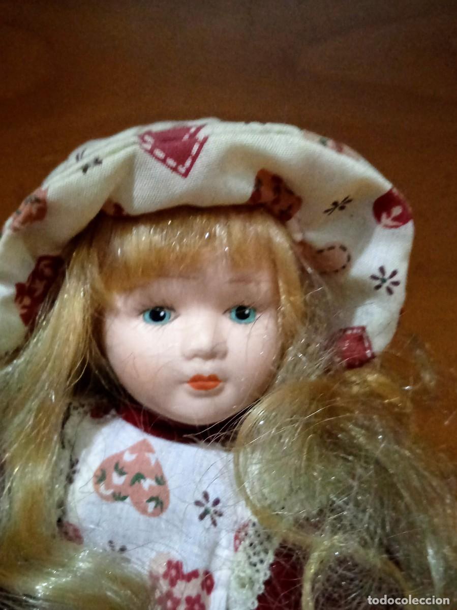 Mu&ntilde;ecas modernas: Mu&ntilde;eca de trapo y porcelana - Foto 1